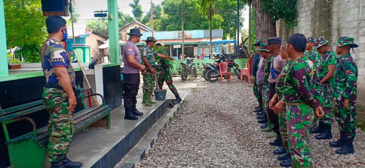 Jelang Nataru Danramil Betun Kapolsek Gelar Korvei Bersihkan Gereja 