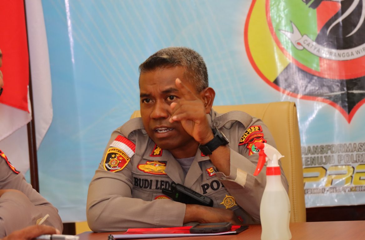 Pimpin Anev Kapolres Malaka Minta Satlantas Selalu Berikan Himbauan 