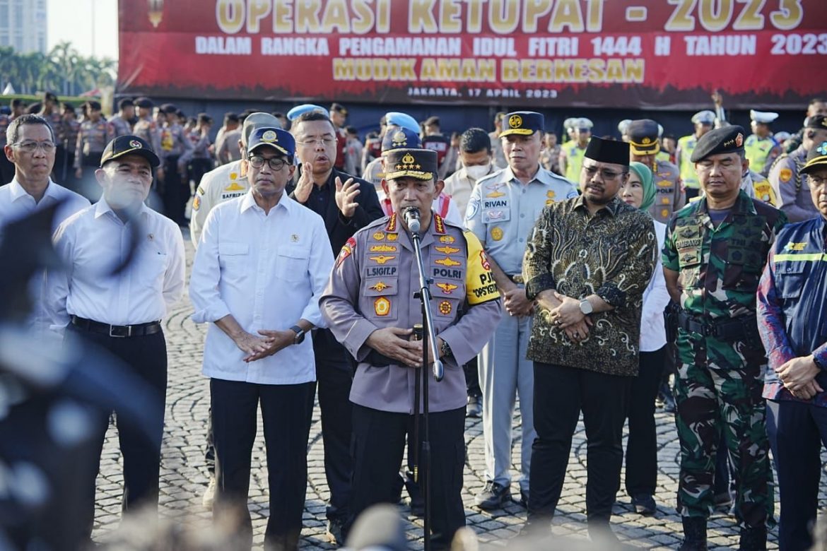 Operasi Ketupat 2023 Resmi Digelar, Kapolri: Berikan Pelayanan Terbaik ke Pemudik