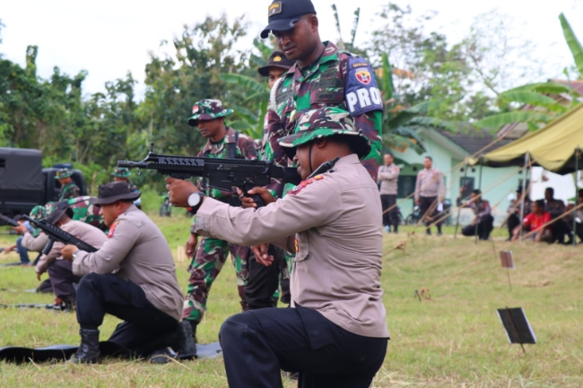 Pringati Hari Bhayangkara Ke 77, Polres Malaka Gelar Lomba Menembak Di Lapangan Tembak Kompi Senapan D Yon 744 SYB