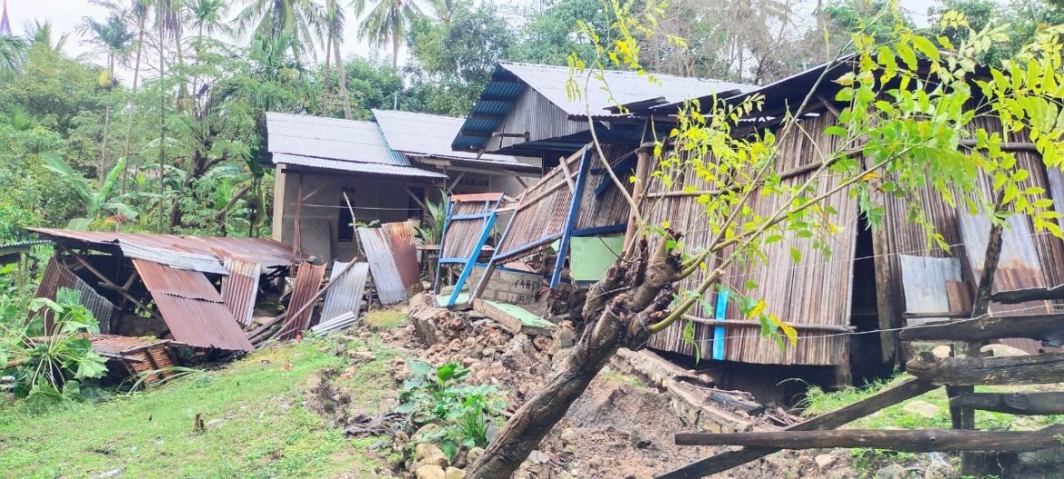 Polisi Terus Patroli dan Monitoring Perkembangan Dampak Curah Hujan Tinggi Di Malaka Ini Hasilnya 