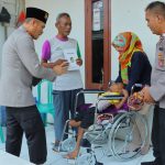 Polisi Beri Bantuan Kursi Roda untuk Penderita Celebral Palsy-Lansia di Bekasi dan Karawang IMG-20250424-WA0023