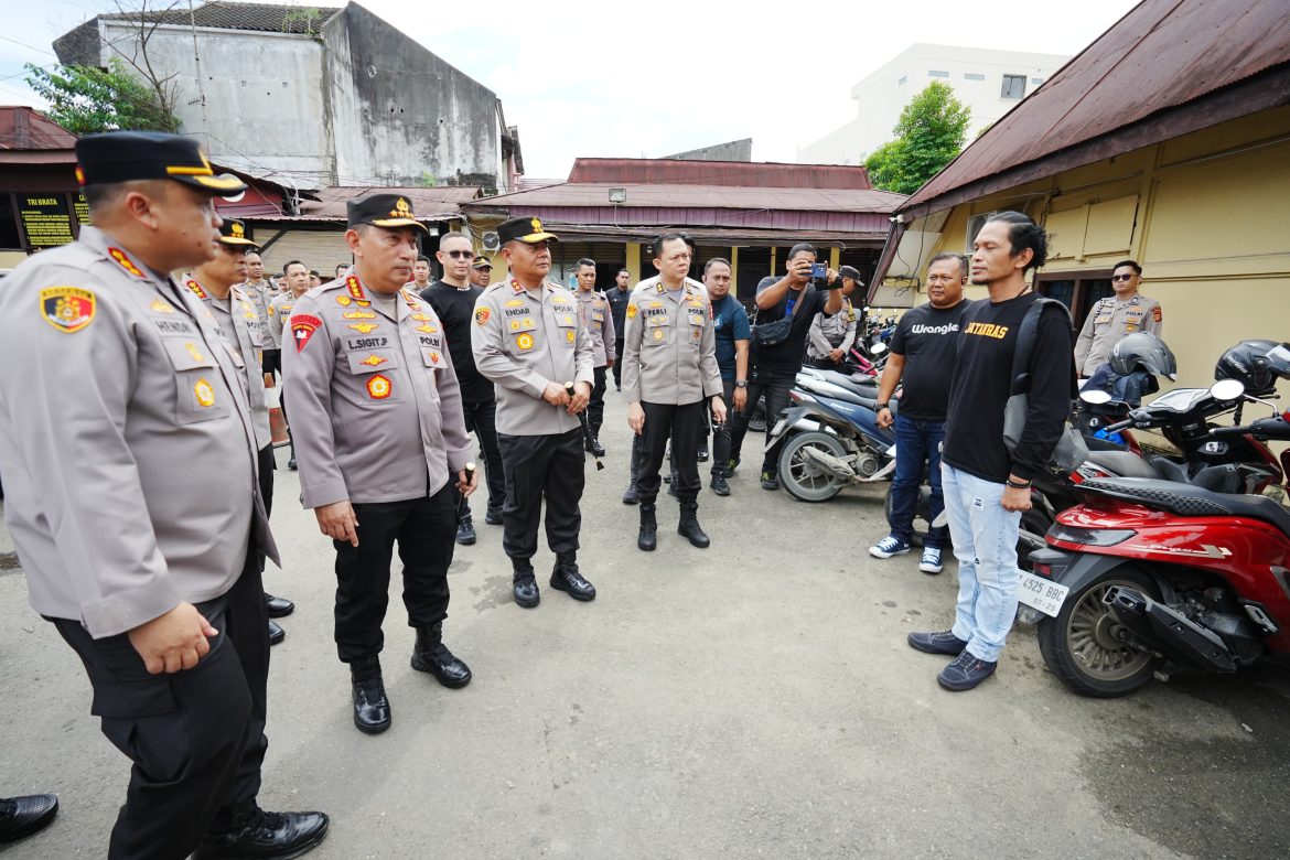 Sidak Polsek Samarinda Kota, Kapolri Tekankan Berantas Premanisme-Optimalkan Pelayanan