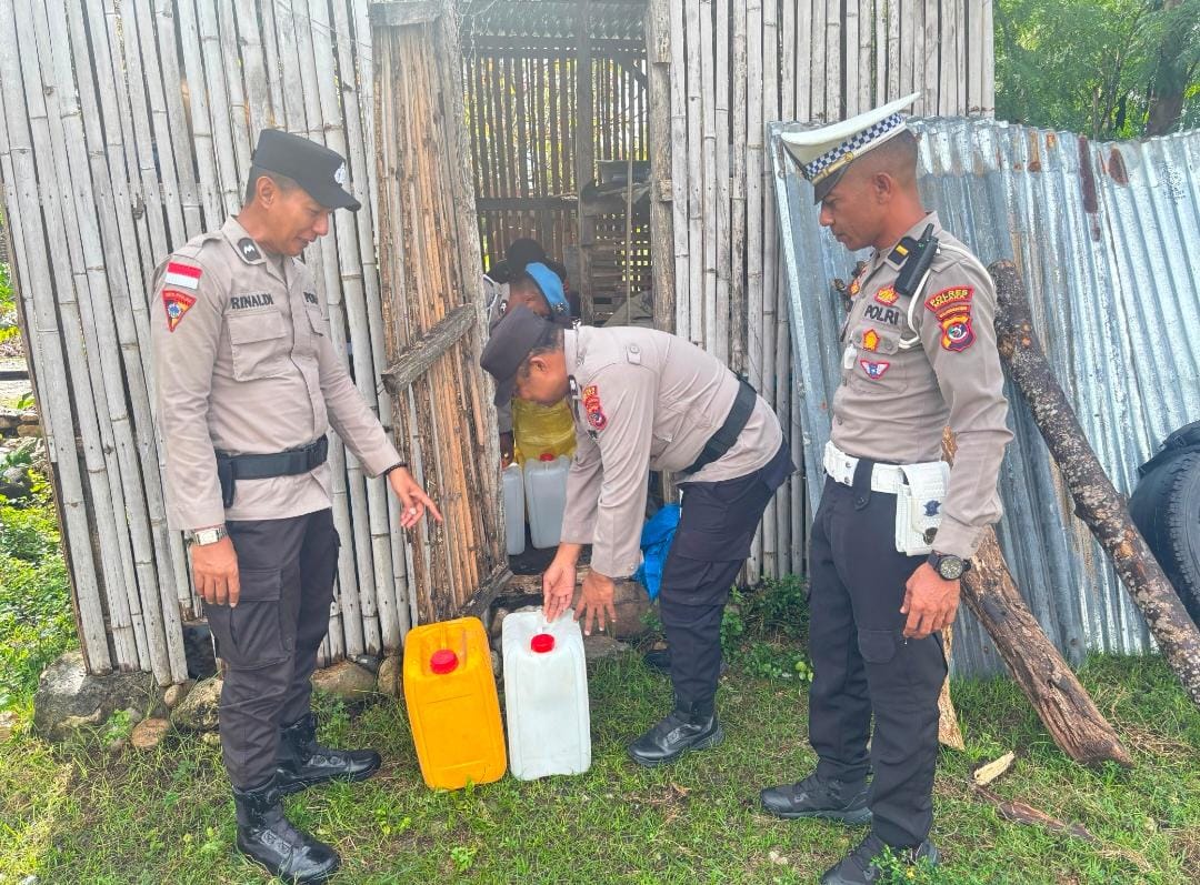 Operasi Pekat Turangga 2025 Hari ke-15: Polres Malaka Sita 145 Liter Miras Ilegal dari Desa Suai