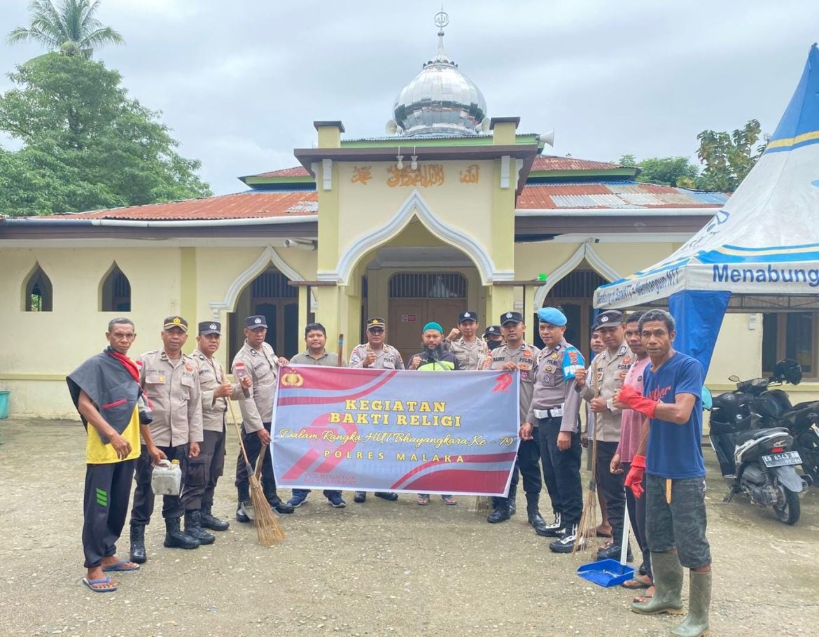 Polres Malaka Gelar Bakti Religi di Masjid Al-Jihad Betun, Sambut Hari Bhayangkara ke-79 dengan Aksi Nyata
