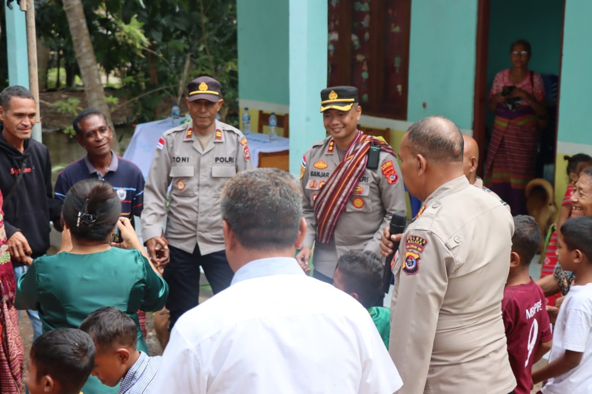 Dalam Momen HUT Bhayangkara ke-79, Kapolres Malaka Menari Tebe Bersama Warga: Simbol Kedekatan dan Kebersamaan Polri dengan Masyarakat