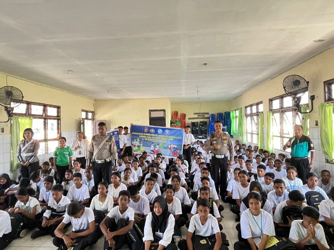 Satgas KAMSELTIBCARLANTAS Gelar Sosialisasi Keselamatan Lalu Lintas di SMAN Harekakae Betun