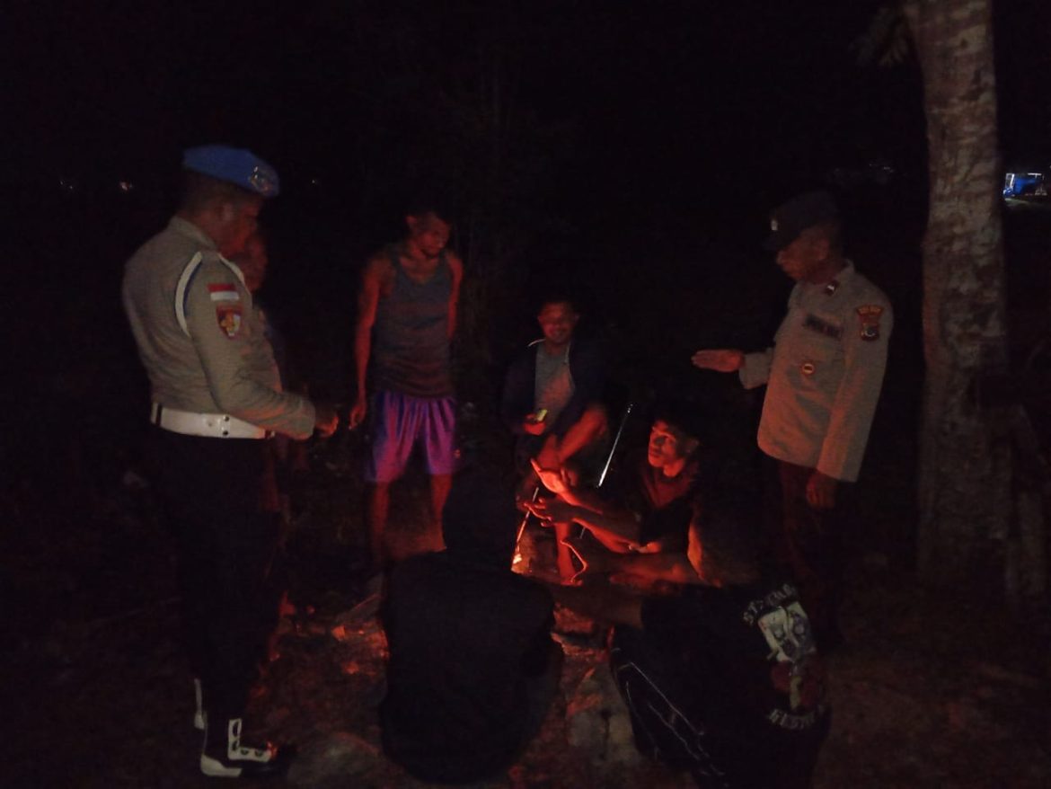 Polsek Sasitamean Sambangi Warga Lewat Patroli Malam, Wujudkan Rasa Aman dan Nyaman