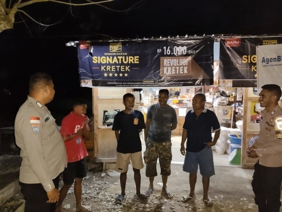 Polsek Sasitamean Gelar Patroli Dialogis, Cegah Gangguan Kamtibmas di Malam Hari