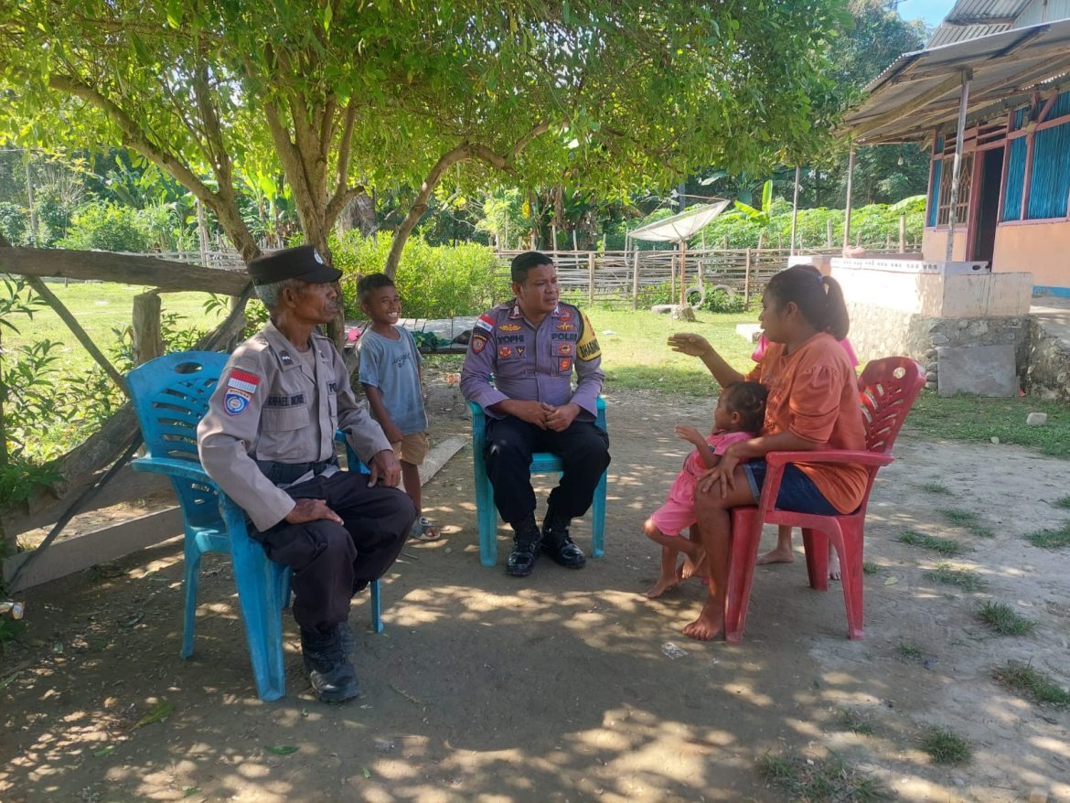 Dengar Suara Warga, Bhabinkamtibmas Polsek Kobalima Gelar Patroli Dialogis dan Himbauan Kamtibmas