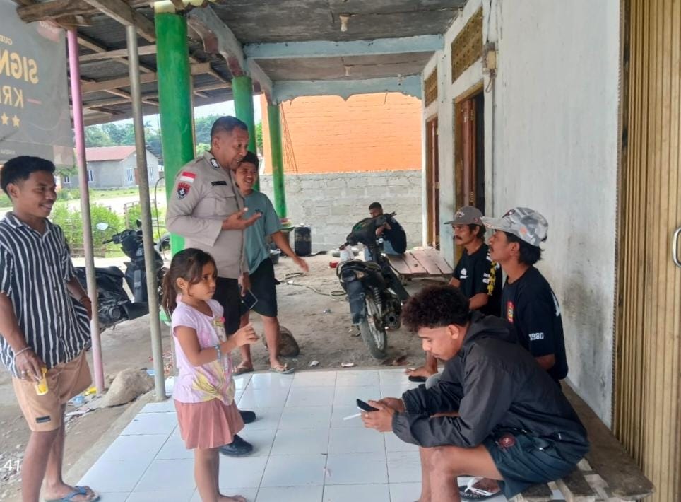 Polsek Kobalima gelar patroli dialogis untuk tekan potensi kejahatan dan jaga situasi kamtibmas tetap kondusif