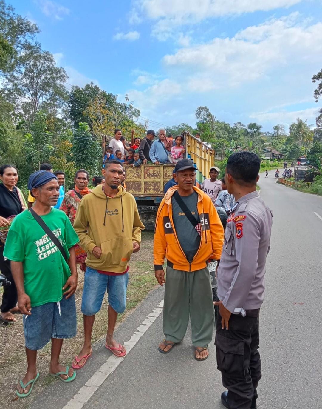 Polsek Laenmanen Aktif Edukasi Warga Lewat Patroli Dialogis di Desa Uabau