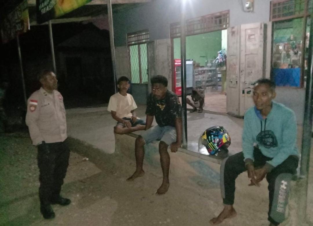 Polsek Laenmanen Gelar Patroli Dialogis, Imbau Warga Jaga Kamtibmas dan Tolak Perjudian
