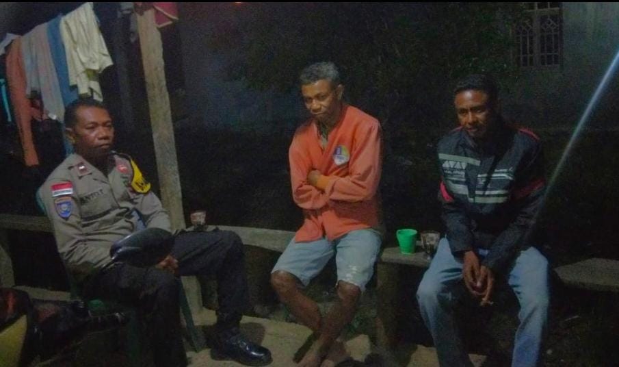 Polsek Laenmanen gelar patroli dialogis, edukasi warga cegah kebakaran hutan, miras, dan judi