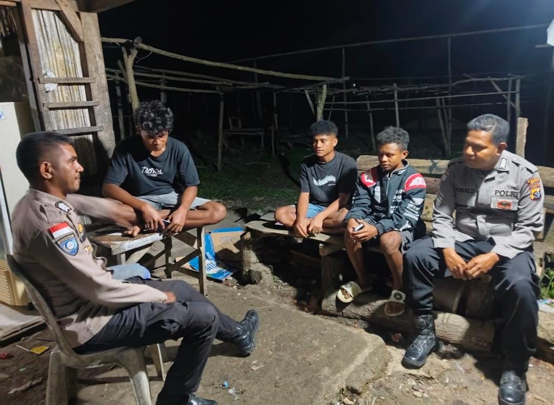 Polsek Sasitamean laksanakan patroli dialogis, bangun kedekatan dan edukasi kamtibmas kepada warga