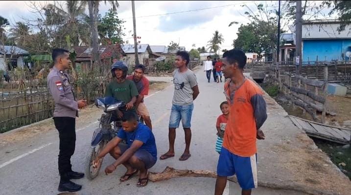 Bhabinkamtibmas Polsek Malaka Tengah Sampaikan Himbauan Humanis untuk Jaga Kamtibmas