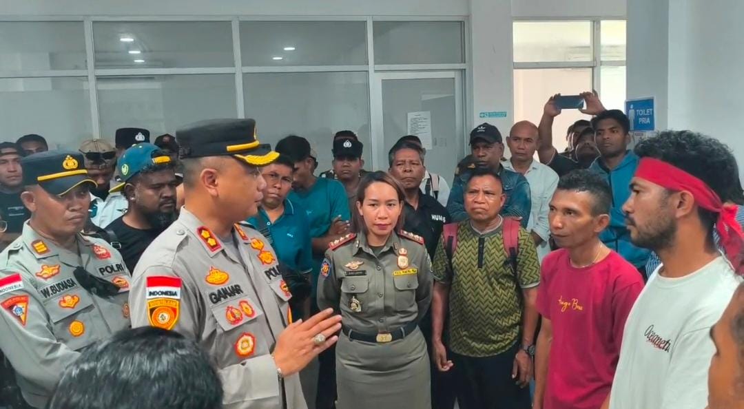 Polres Malaka Hadir Kawal Aspirasi PPPK, Aksi Berjalan Damai dan Tertib