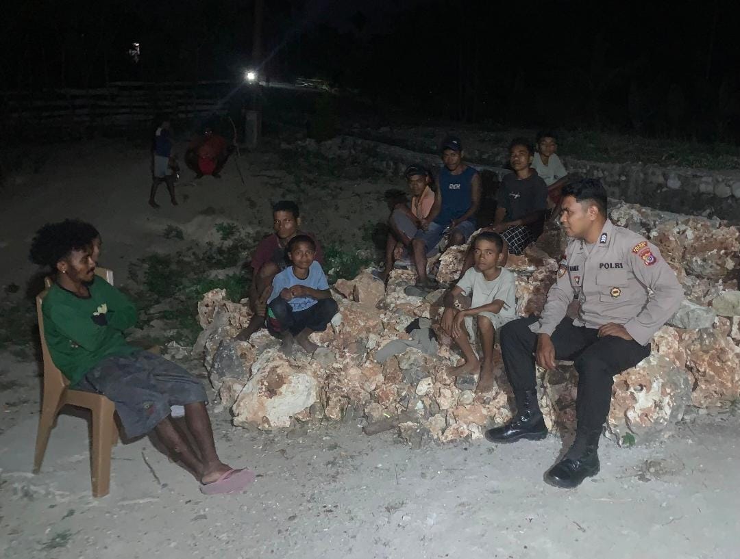Polsek Rinhat Gelar Patroli Dialogis, Ajak Warga Jaga Kamtibmas