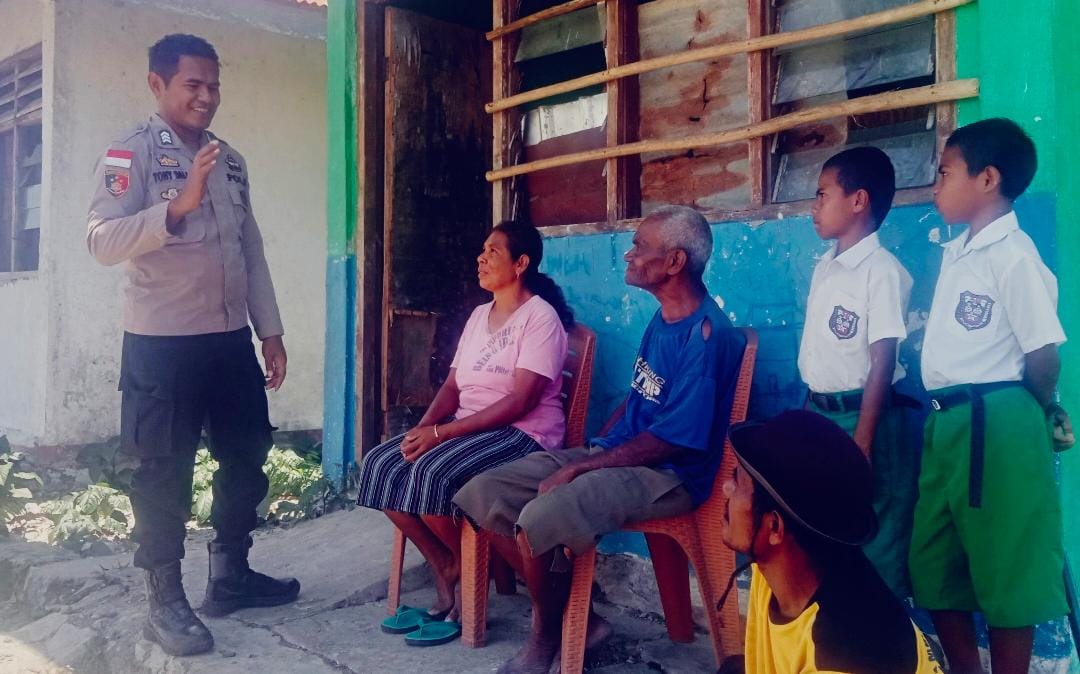 Polsek Rinhat Laksanakan Patroli Dialogis, Edukasi Kamtibmas Disampaikan kepada Warga dan Pelajar