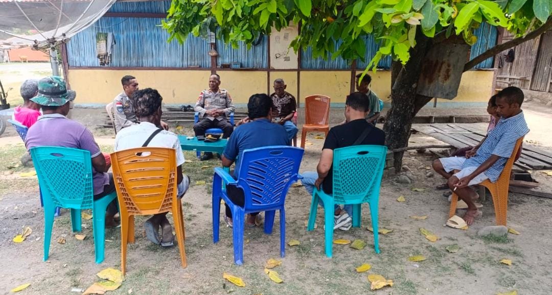 Dekatkan Diri dengan Warga, Polsek Kobalima Gelar Jumat Curhat di Desa Alas Selatan
