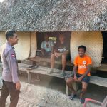 Bhabinkamtibmas Polsek Malaka Tengah Sambangi Warga, Sampaikan Pesan Kamtibmas Secara Humanis IMG-20251013-WA0133