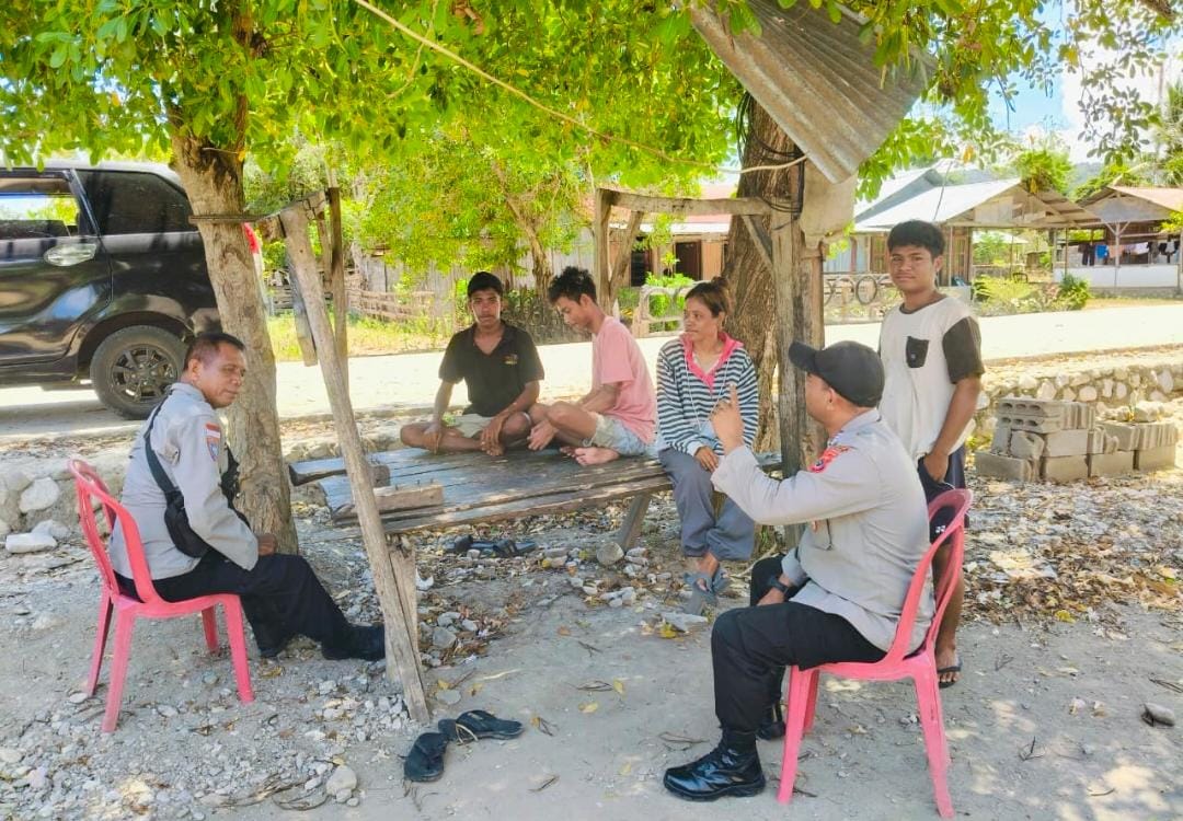 Patroli Dialogis Polsek Kobalima, Wujud Kehadiran Polri dalam Menciptakan Kamtibmas Kondusif di Tengah Masyarakat