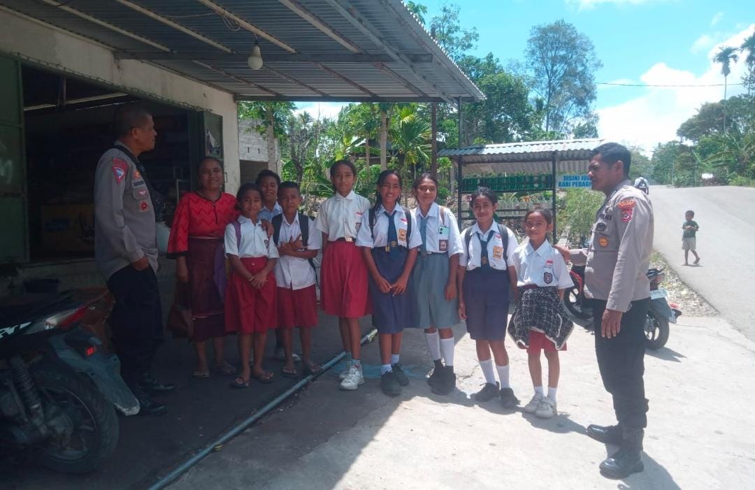 Polisi Sapa Pelajar, Wujud Kepedulian Polsek Rinhat Bangun Kesadaran Kamtibmas Sejak Dini