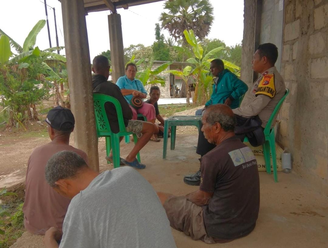 Polsek Laenmanen Gelar Patroli Dialogis, Ajak Warga Kapitan Meo Jaga Kamtibmas dan Waspadai TPPO