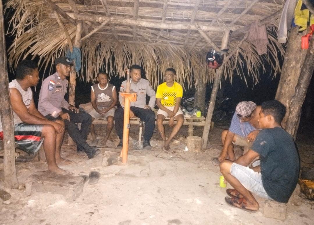 Polsek Sasitamean Gelar Patroli Dialogis Ciptakan Situasi Kamtibmas Kondusif di Malam Hari