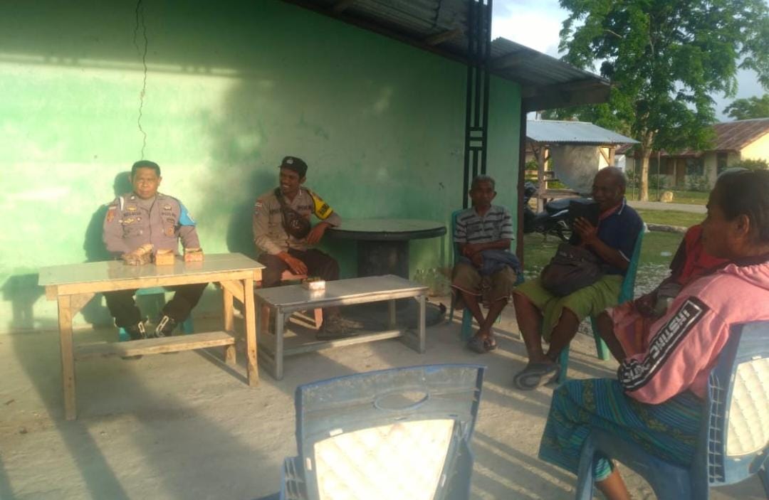 Turun langsung ke desa–desa, polsek wewiku cegah gangguan kamtibmas melalui patroli dialogis