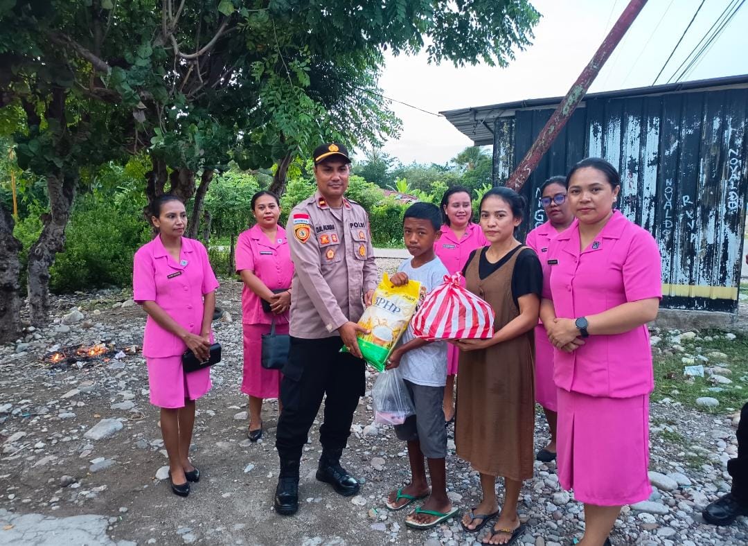 Polsek Malaka Barat Berbagi Takjil dan Sembako, Wujud Kepedulian di Bulan Suci Ramadhan 1447 H