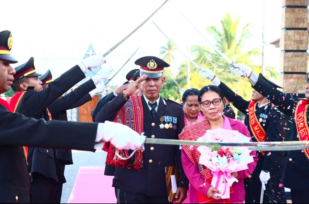 Penuh Haru dan Kebanggaan, Polres Malaka Gelar Wisuda Purnabakti sebagai Bentuk Penghormatan Pengabdian Anggota