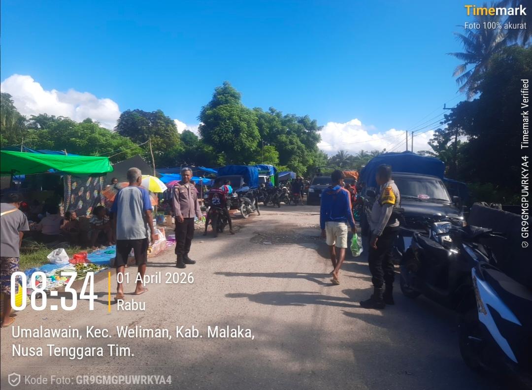 Polsek Weliman Hadirkan Rasa Aman, Pengamanan Pasar Mingguan Besitaek Berjalan Kondusif