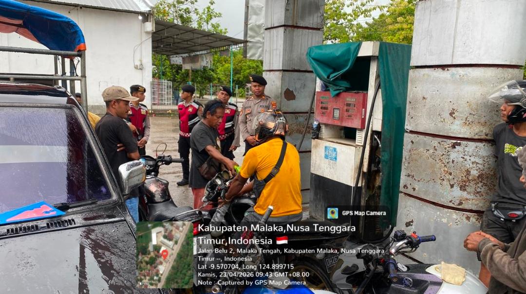 Patroli Siang Sat Samapta Polres Malaka Pastikan Distribusi BBM Aman dan Tertib