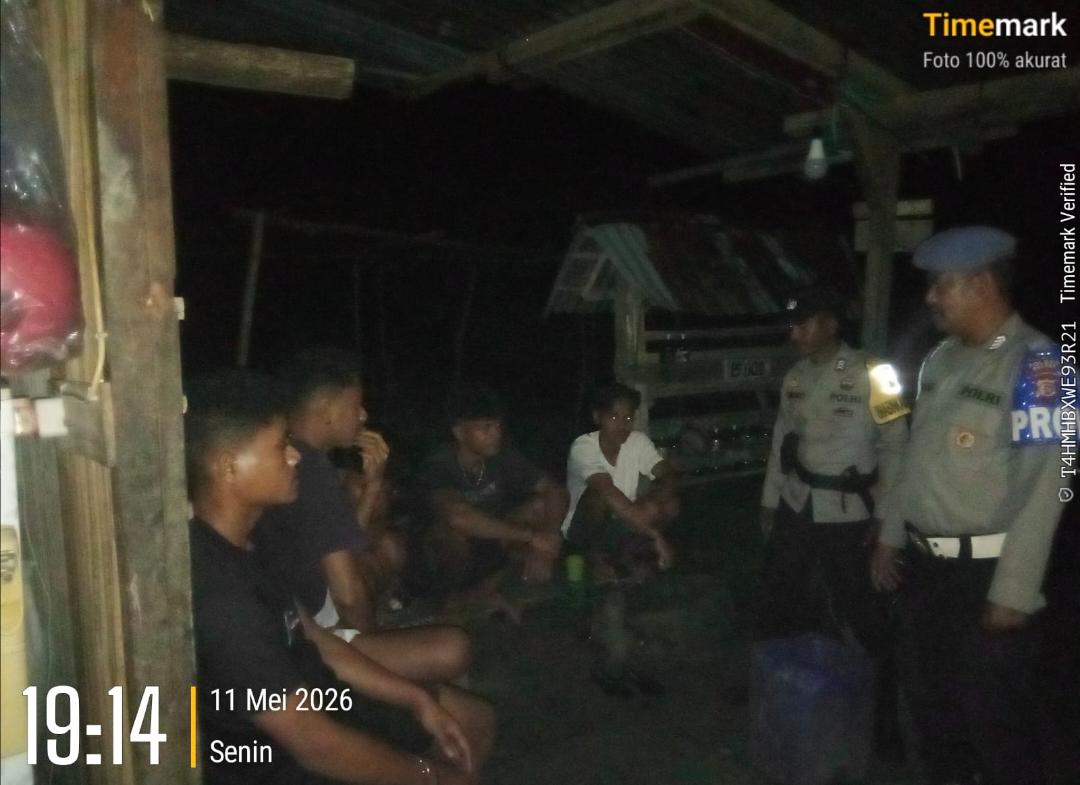 Patroli Dialogis Polsek Sasitamean Intensifkan Himbauan Kamtibmas Antisipasi Curanmor dan Tawuran Pemuda